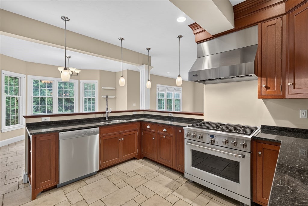 142 Holman St, Shrewsbury, MA, 142 Holman St, Shrewsbury, MA Photo #13