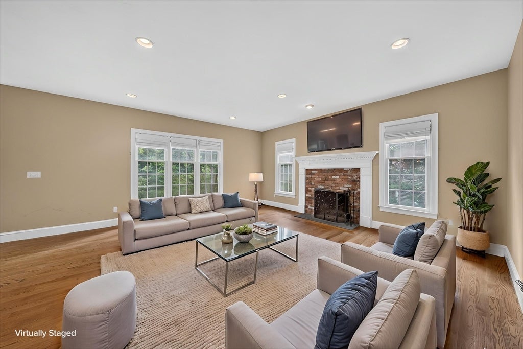 142 Holman St, Shrewsbury, MA, 142 Holman St, Shrewsbury, MA Photo #18
