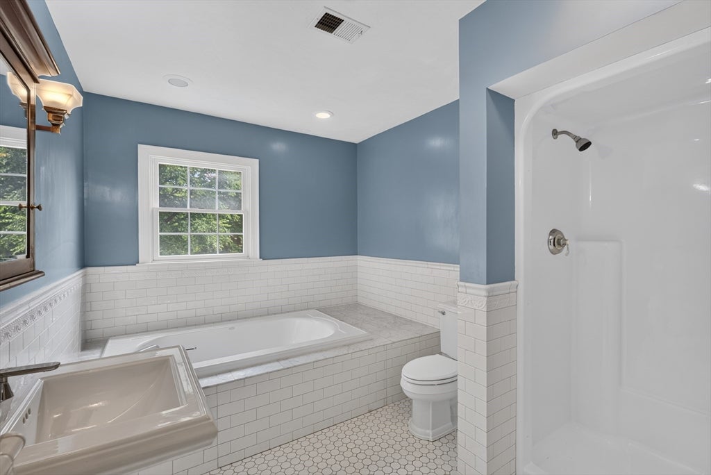 142 Holman St, Shrewsbury, MA, 142 Holman St, Shrewsbury, MA Photo #25