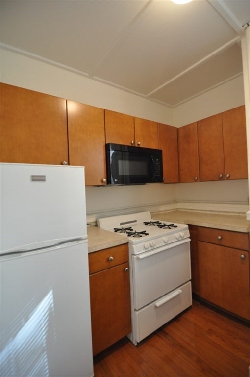 131 Park Dr 11