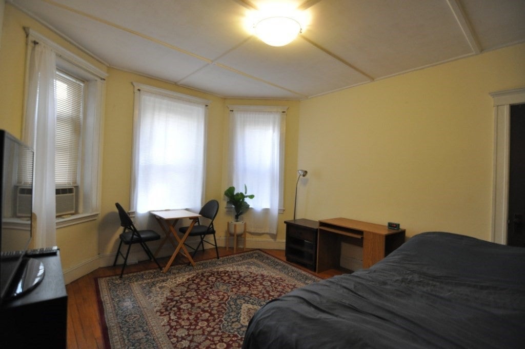 131 Park Dr 11