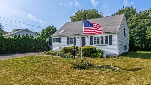 40 Elmwood Dr