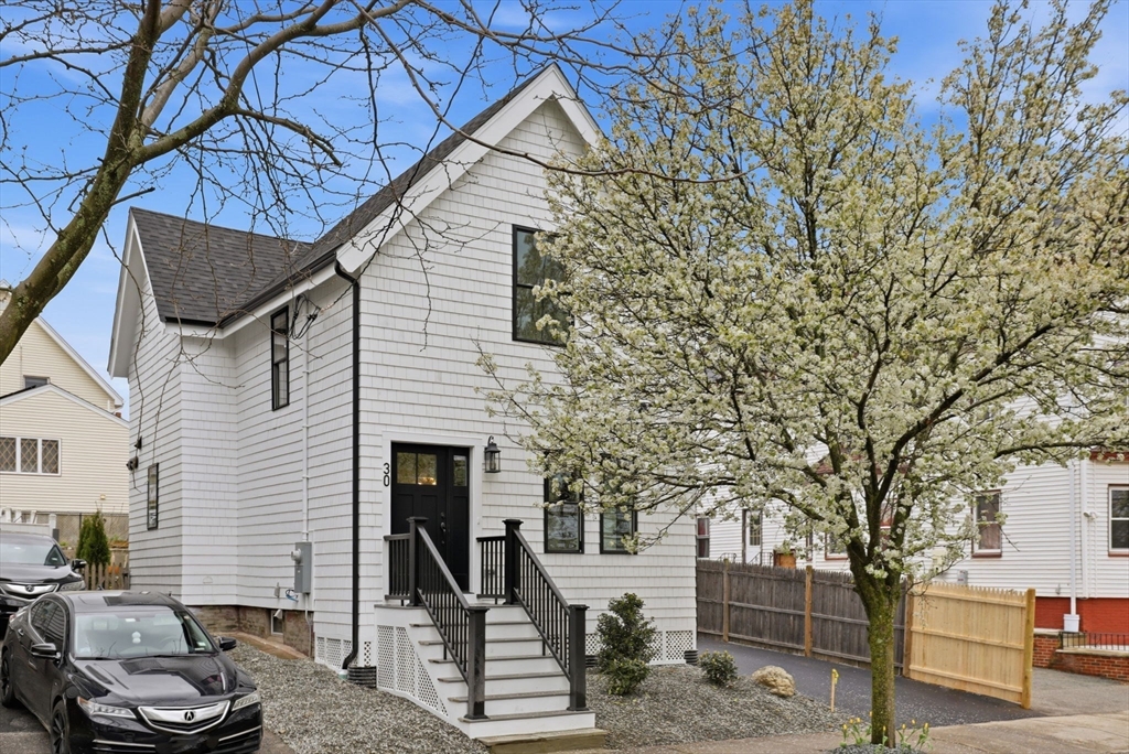 30 Waverly Ave