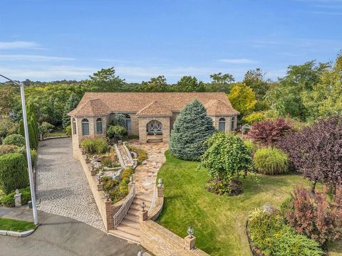 16 Lisa Lane Saugus MA 01906
