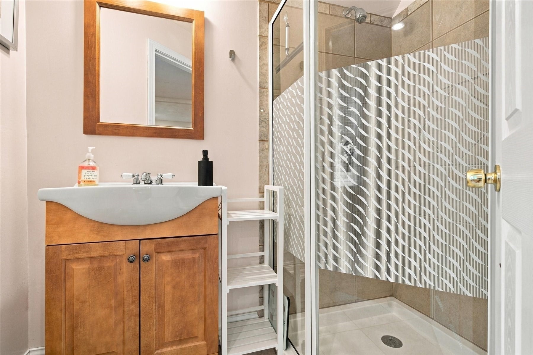11-13 Rushmore St #11, Boston, MA Photo #8