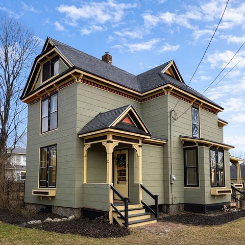 20 Maple St Uxbridge MA 01569