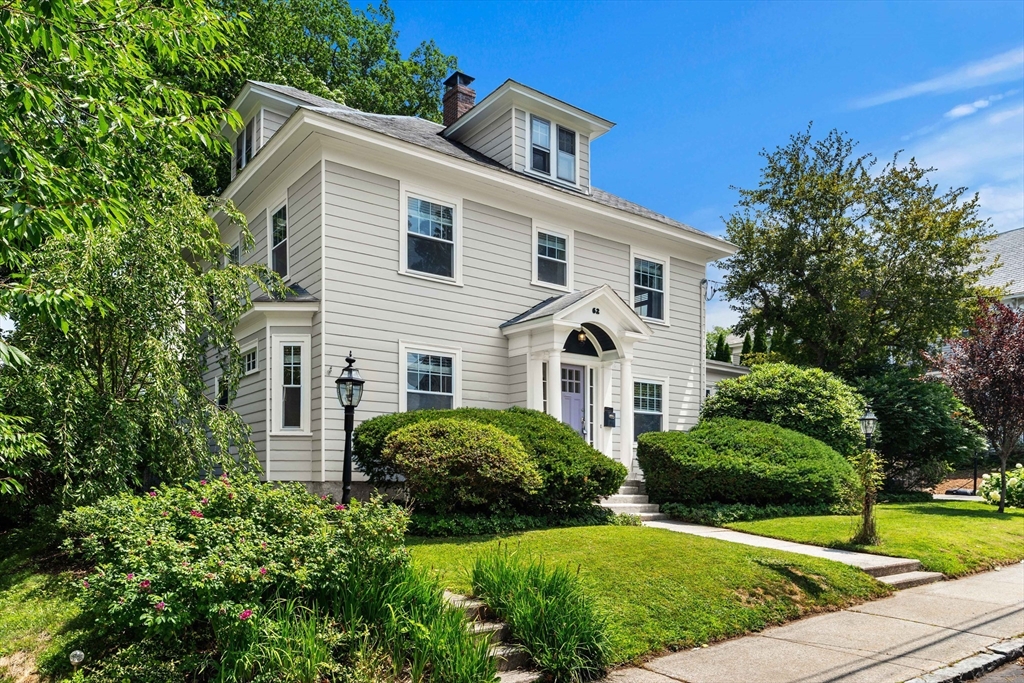 62 Parkview Ave