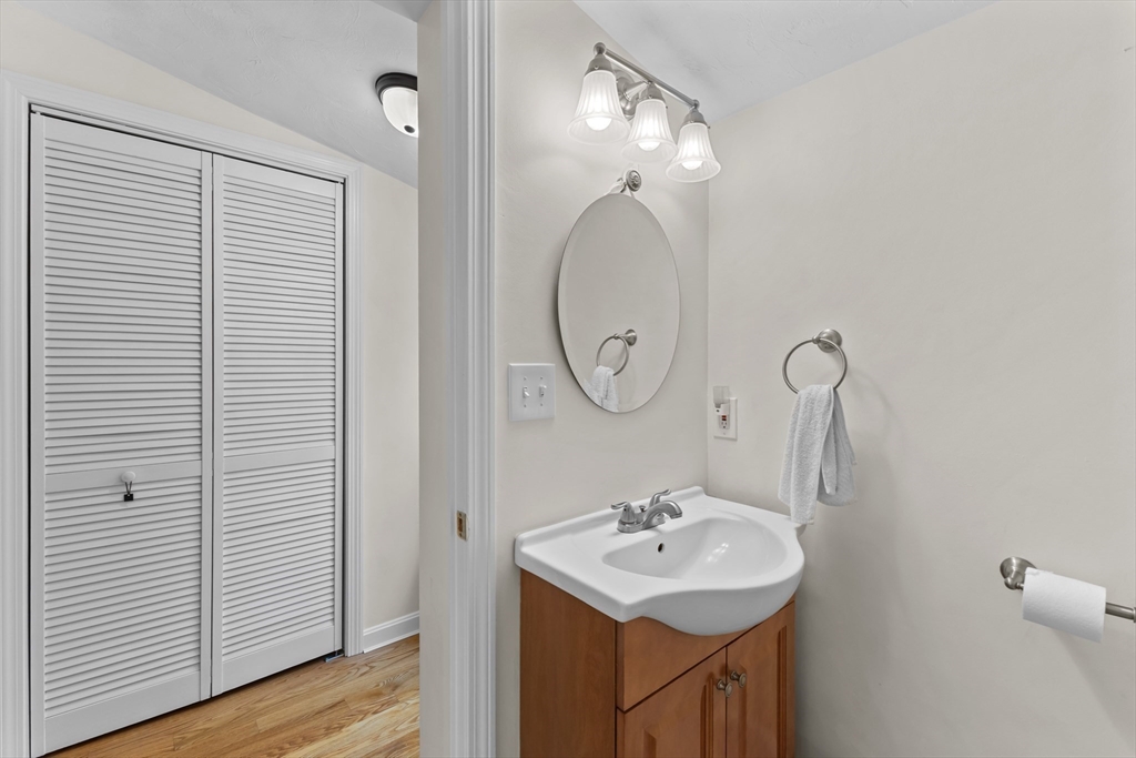 31 Mixter Rd, Holden, MA Photo #15