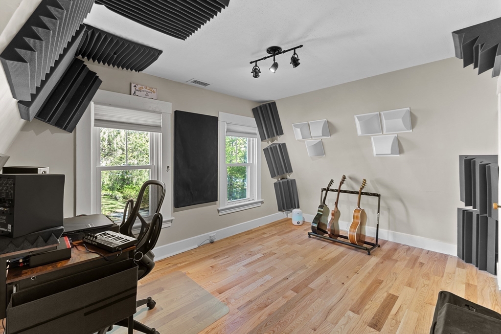 31 Mixter Rd, Holden, MA Photo #18
