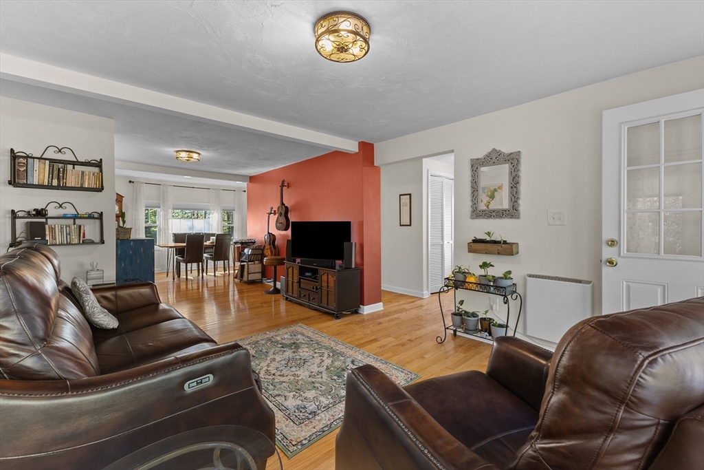 31 Mixter Rd, Holden, MA Photo #9