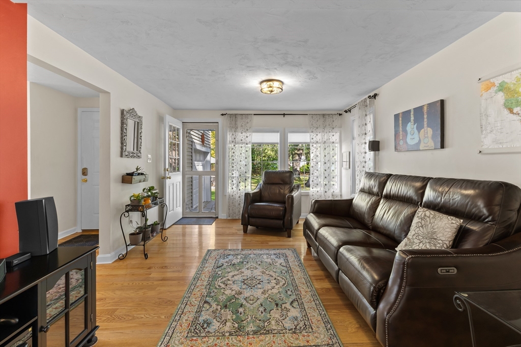 31 Mixter Rd, Holden, MA Photo #10