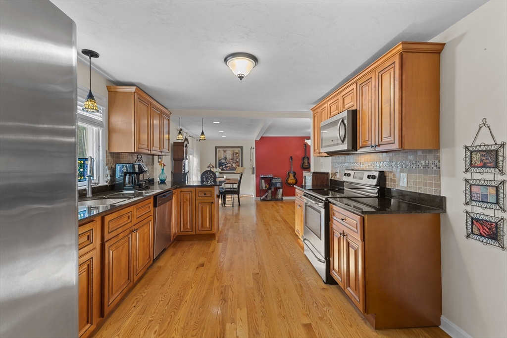31 Mixter Rd, Holden, MA Photo #7