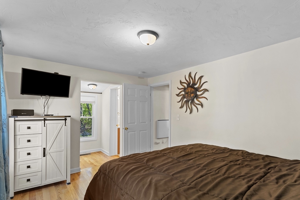 31 Mixter Rd, Holden, MA Photo #14