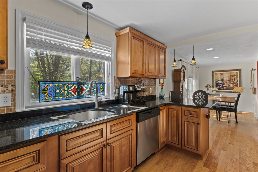 31 Mixter Rd, Holden, MA Photo #5