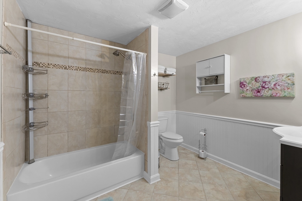 31 Mixter Rd, Holden, MA Photo #12