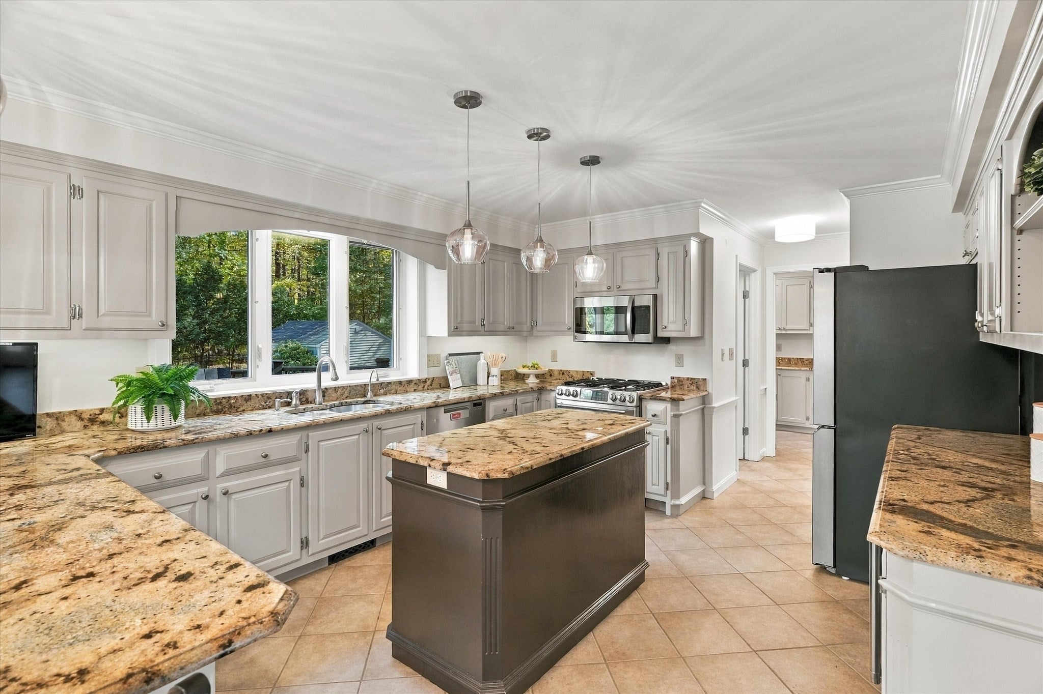 7 Country Lake Road, Methuen, MA, 7 Country Lake Road, Methuen, MA Photo #10