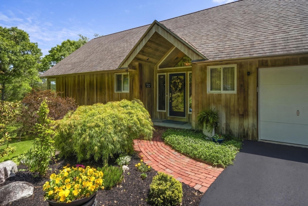 818 Long Pond Rd