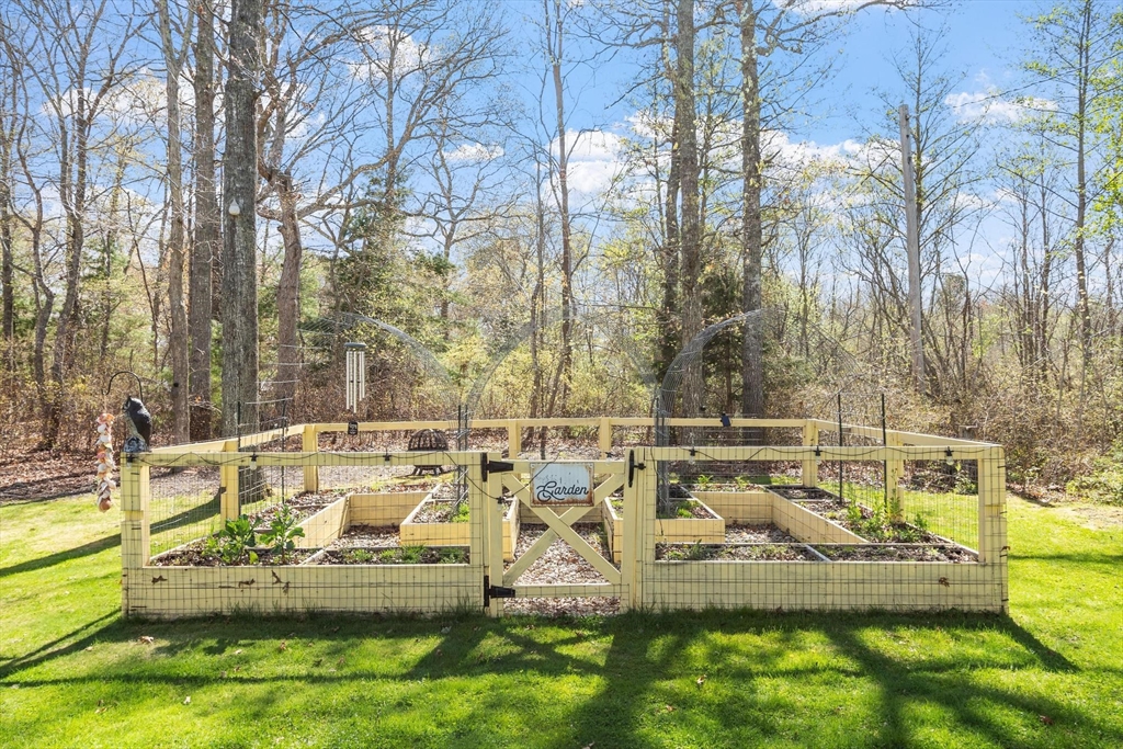 22 Fairfield Dr, Wareham, MA Photo #6