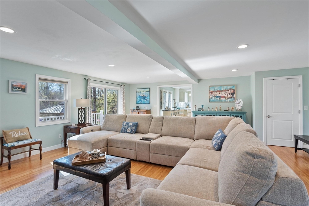 22 Fairfield Dr, Wareham, MA Photo #13