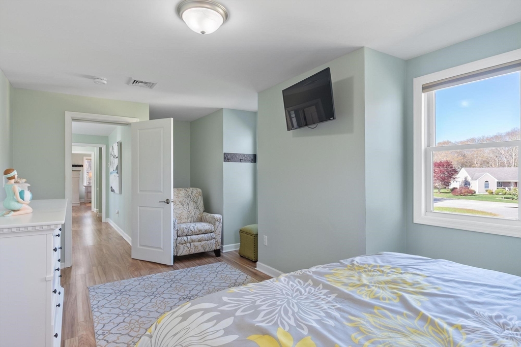 22 Fairfield Dr, Wareham, MA Photo #33