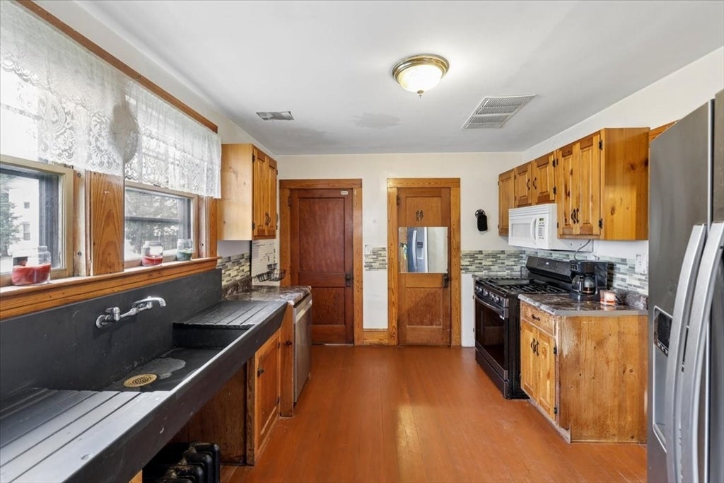 37 Laurel ST, Newport, NH, 37 Laurel ST, Newport, NH Photo #15