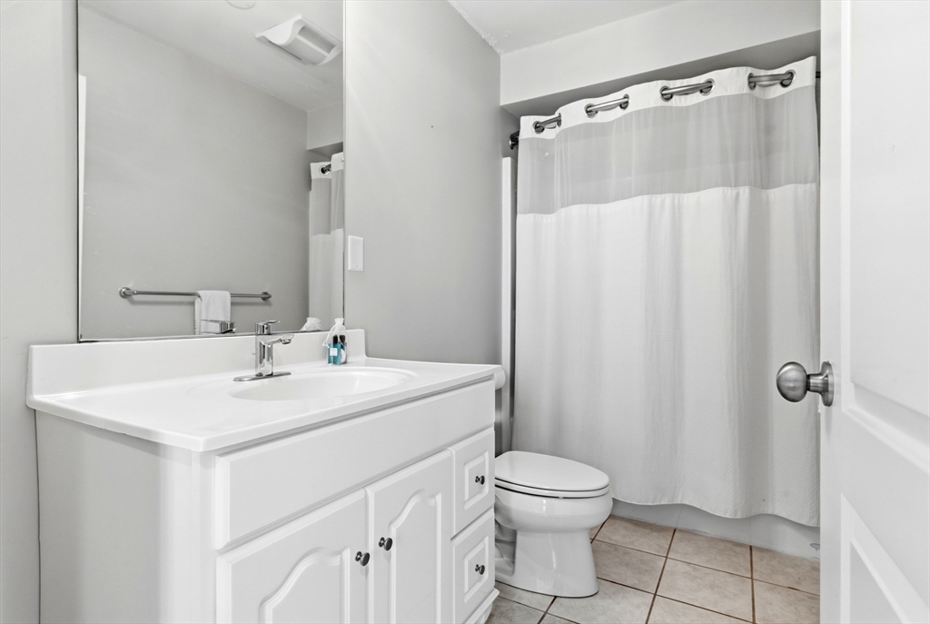 35 Middle St #4, Boston, MA Photo #8