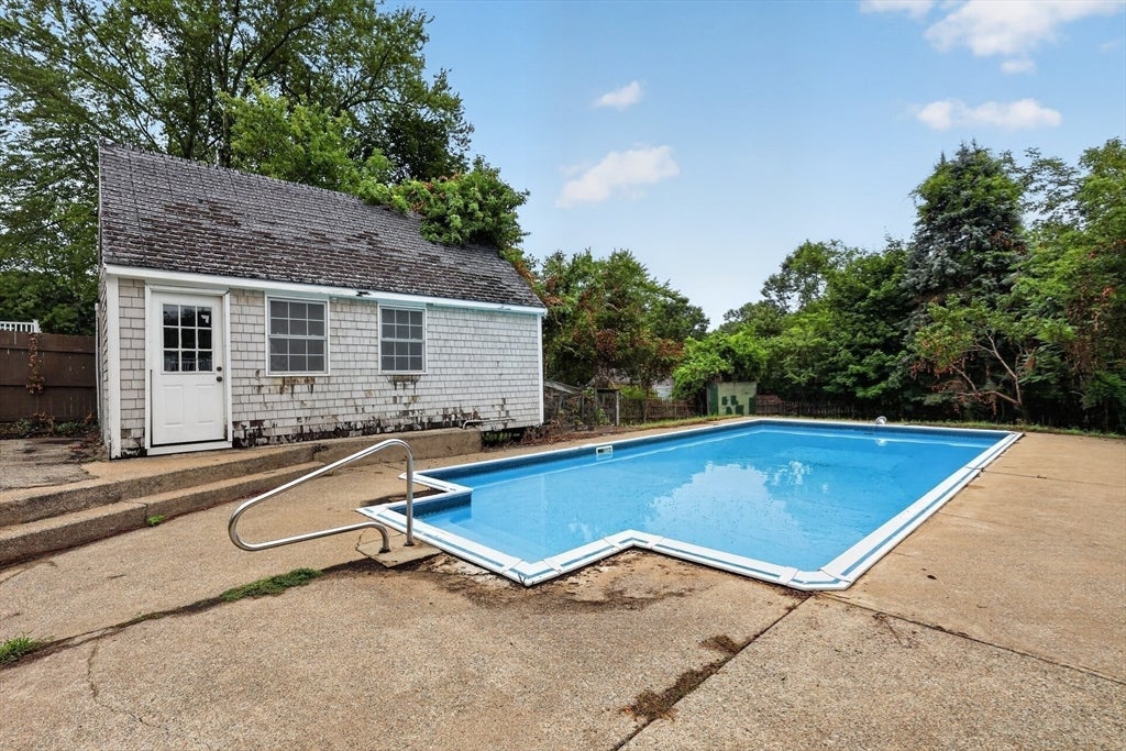 15 Hillside Ave, Middleboro, MA, 15 Hillside Ave, Middleboro, MA Photo #4