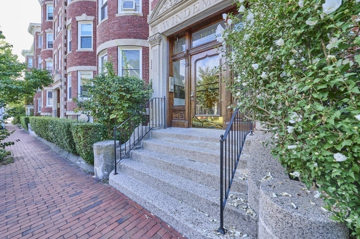 161 Hancock B