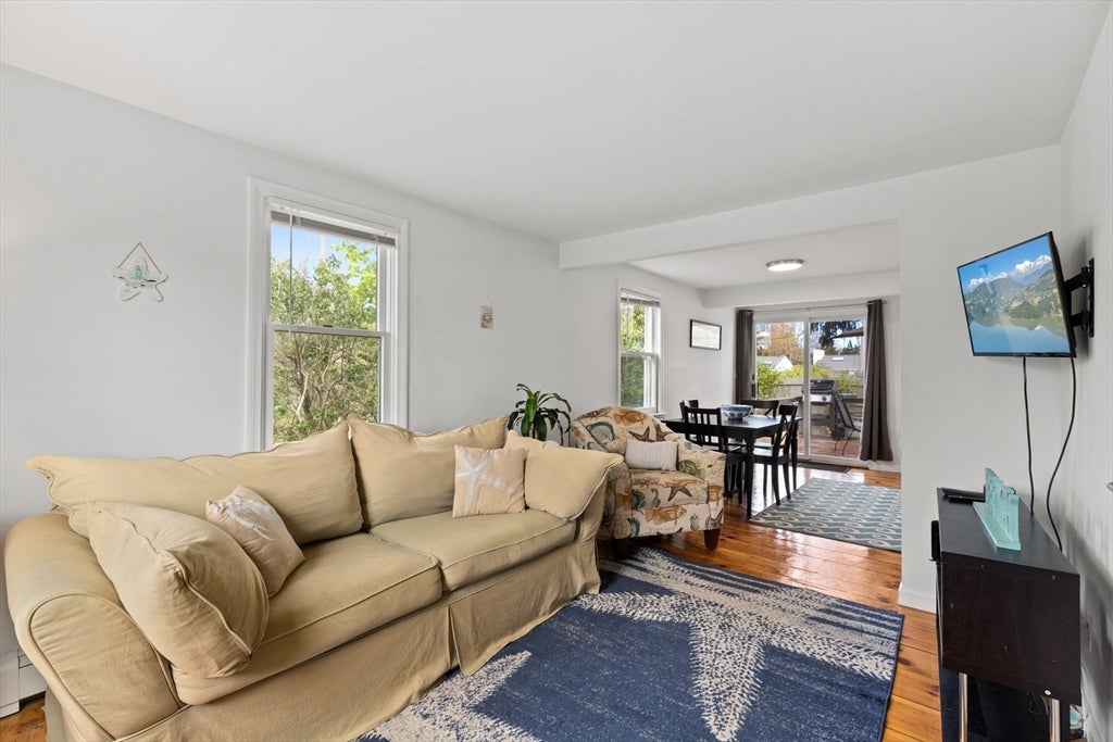 5 Rosetta St, Yarmouth, MA Photo #4