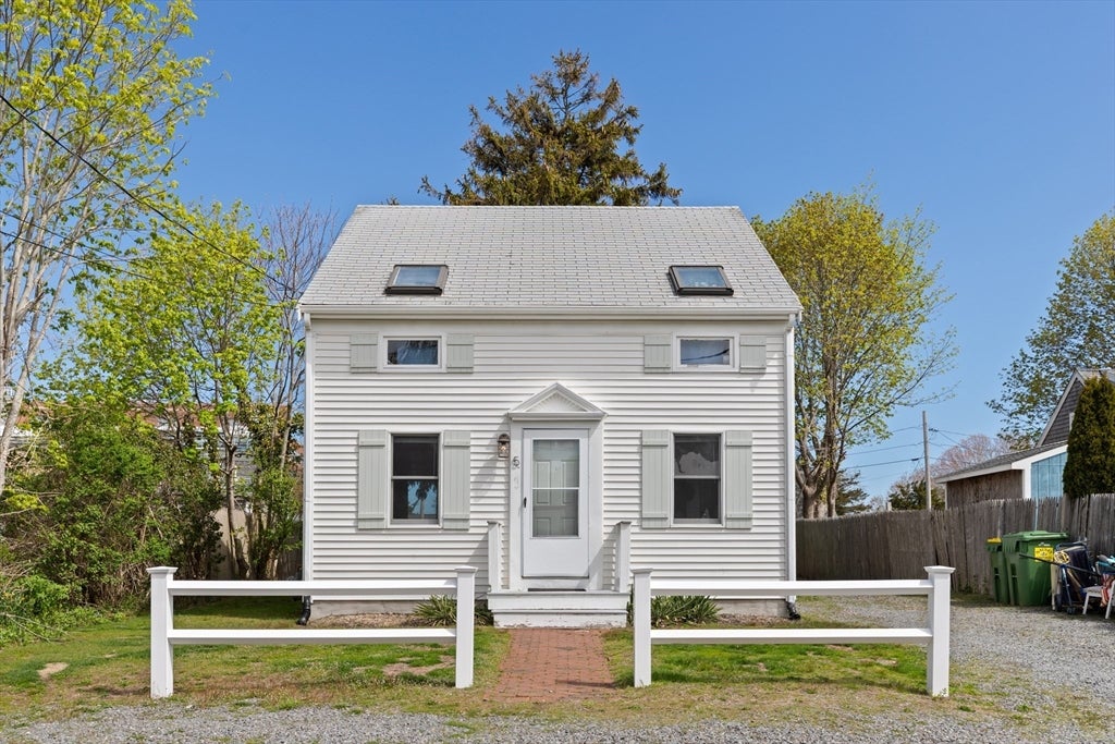 5 Rosetta St, Yarmouth, MA Photo #2