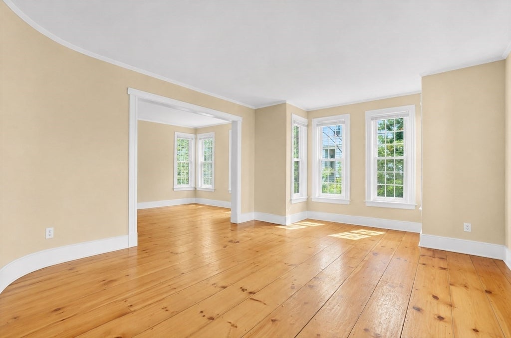 23 Oakes Ave