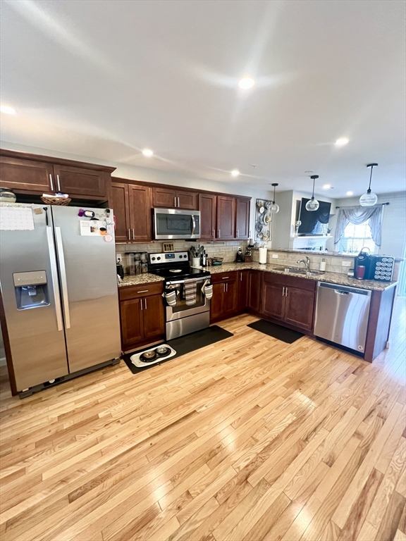 4 Maple View Ln B