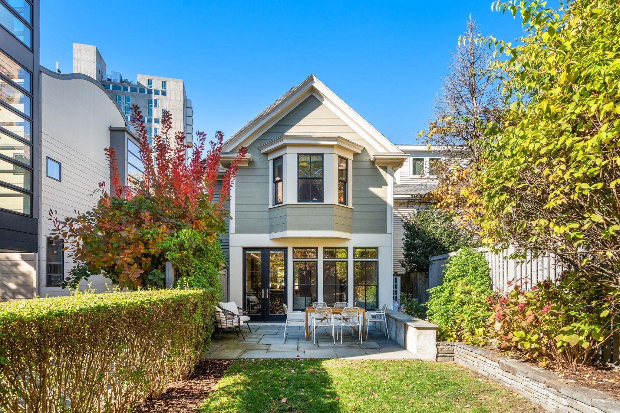 Photo of 136 Banks St, Cambridge, MA