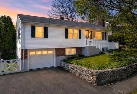 Photo of 6 Glen Road, Peabody, MA 01960 (MLS # 73513107)