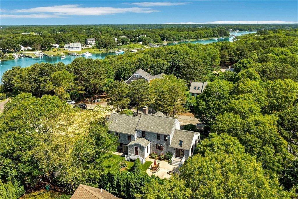 Mashpee, Massachusetts 02649, United States, 3 Bedrooms Bedrooms, ,3 BathroomsBathrooms,Residential,Pending,159354