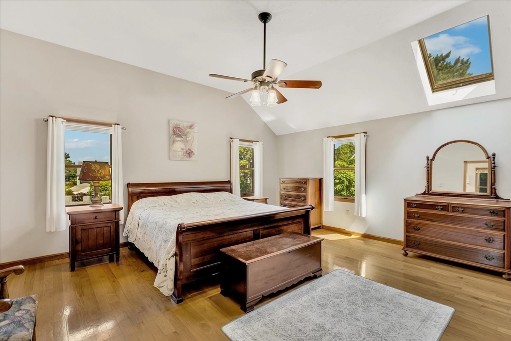 Mashpee, Massachusetts 02649, United States, 3 Bedrooms Bedrooms, ,3 BathroomsBathrooms,Residential,Pending,159354