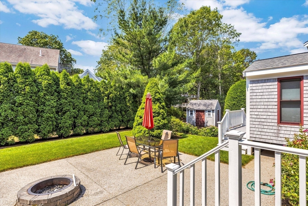 Mashpee, Massachusetts 02649, United States, 3 Bedrooms Bedrooms, ,3 BathroomsBathrooms,Residential,Pending,159354