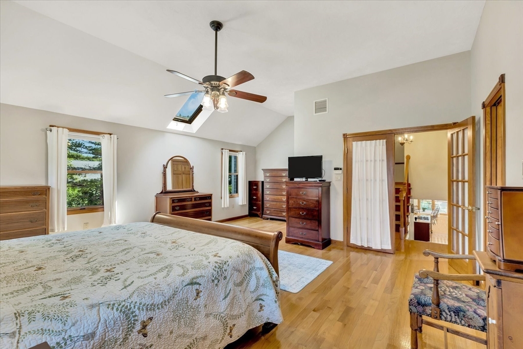 Mashpee, Massachusetts 02649, United States, 3 Bedrooms Bedrooms, ,3 BathroomsBathrooms,Residential,Pending,159354