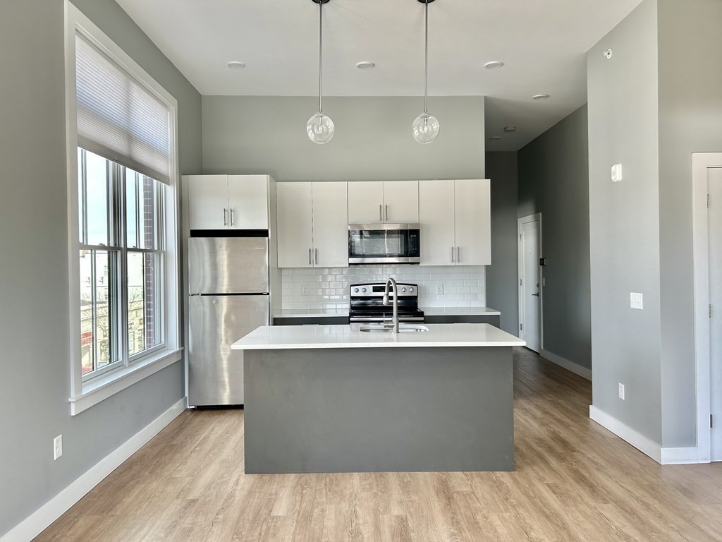 421 Main 304