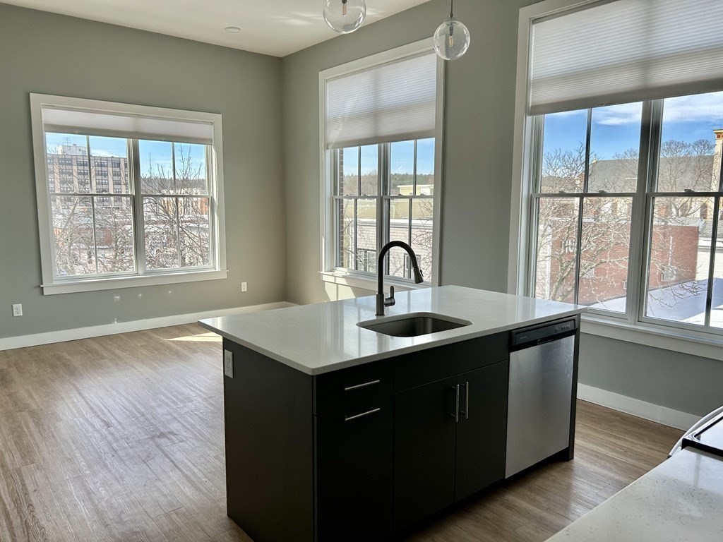 421 Main 304