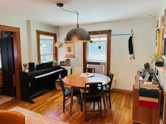 Cambridge, Massachusetts 02140, United States, 3 Bedrooms Bedrooms, ,1 BathroomBathrooms,Residential,Active,200048