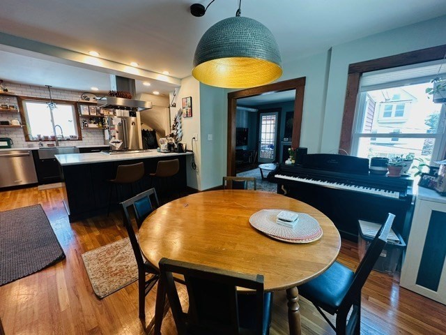 Cambridge, Massachusetts 02140, United States, 3 Bedrooms Bedrooms, ,1 BathroomBathrooms,Residential,Active,200048