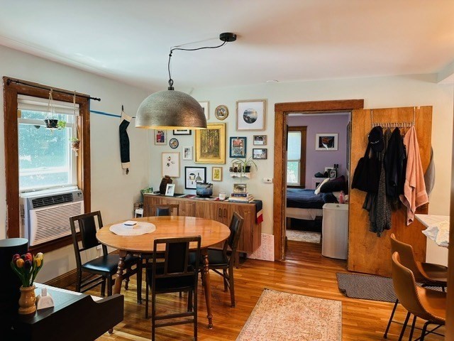 Cambridge, Massachusetts 02140, United States, 3 Bedrooms Bedrooms, ,1 BathroomBathrooms,Residential,Active,200048