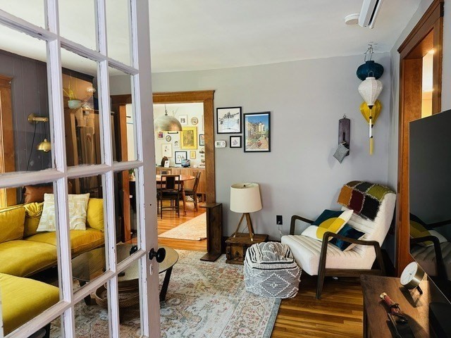 Cambridge, Massachusetts 02140, United States, 3 Bedrooms Bedrooms, ,1 BathroomBathrooms,Residential,Active,200048