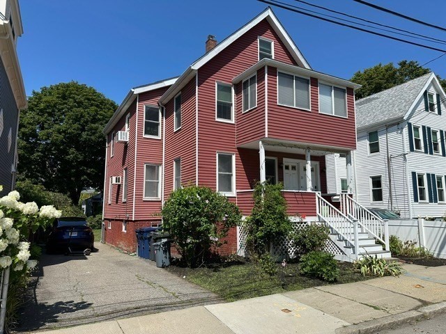 Cambridge, Massachusetts 02140, United States, 3 Bedrooms Bedrooms, ,1 BathroomBathrooms,Residential,Active,200048