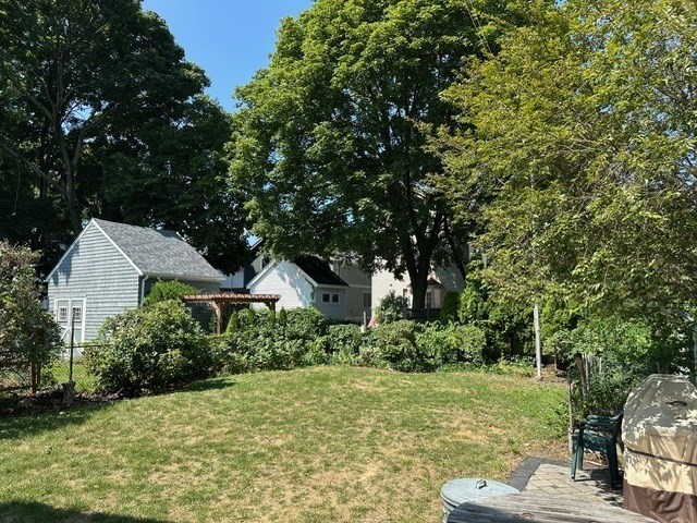 Cambridge, Massachusetts 02140, United States, 3 Bedrooms Bedrooms, ,1 BathroomBathrooms,Residential,Active,200048