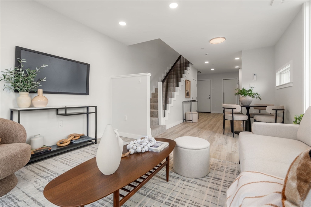 602 Canterbury St #U9, Boston, MA Photo #1