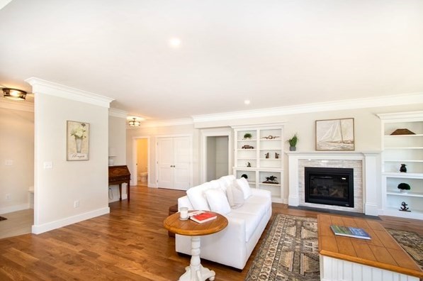 11 Fieldstone Farm Way