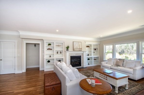 11 Fieldstone Farm Way