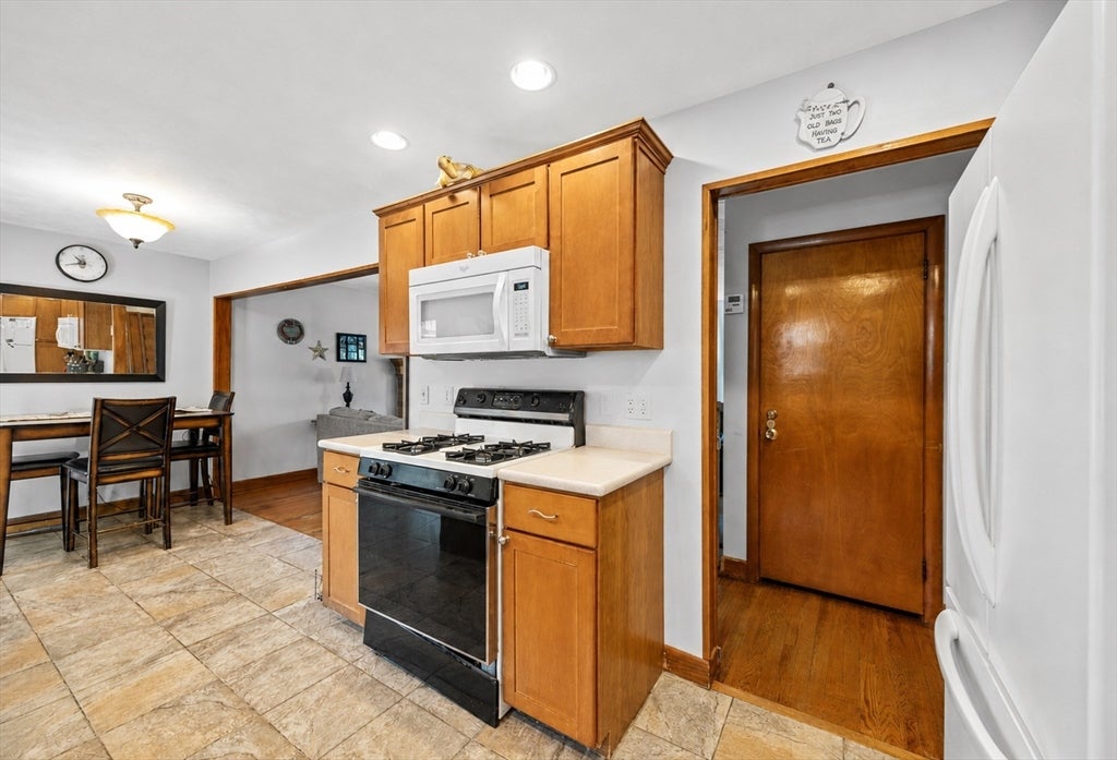 55 Evans St, Somerset, MA, 55 Evans St, Somerset, MA Photo #9